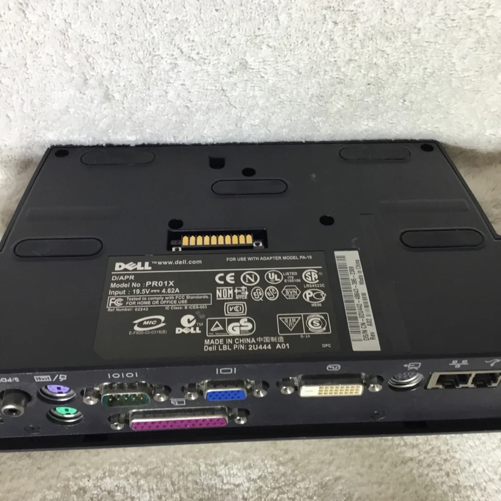 Dell Pro 1X laptop base station, charges and keeps attachments connected